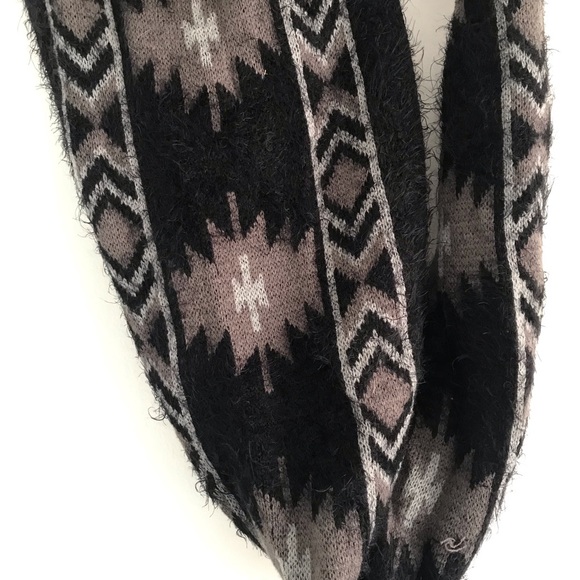 Infinity Scarf - Picture 2 of 4